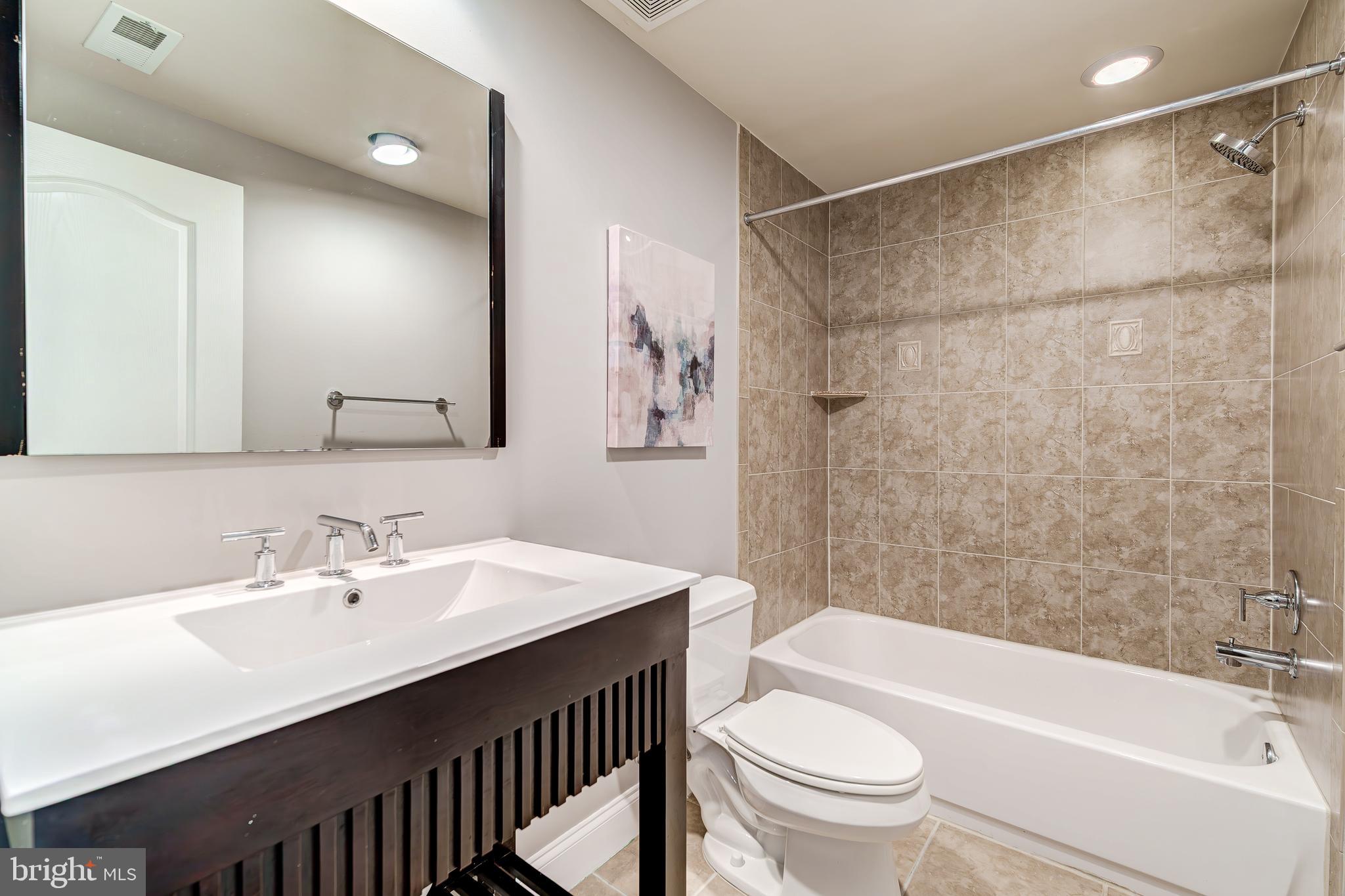 BROADLANDS - Residential