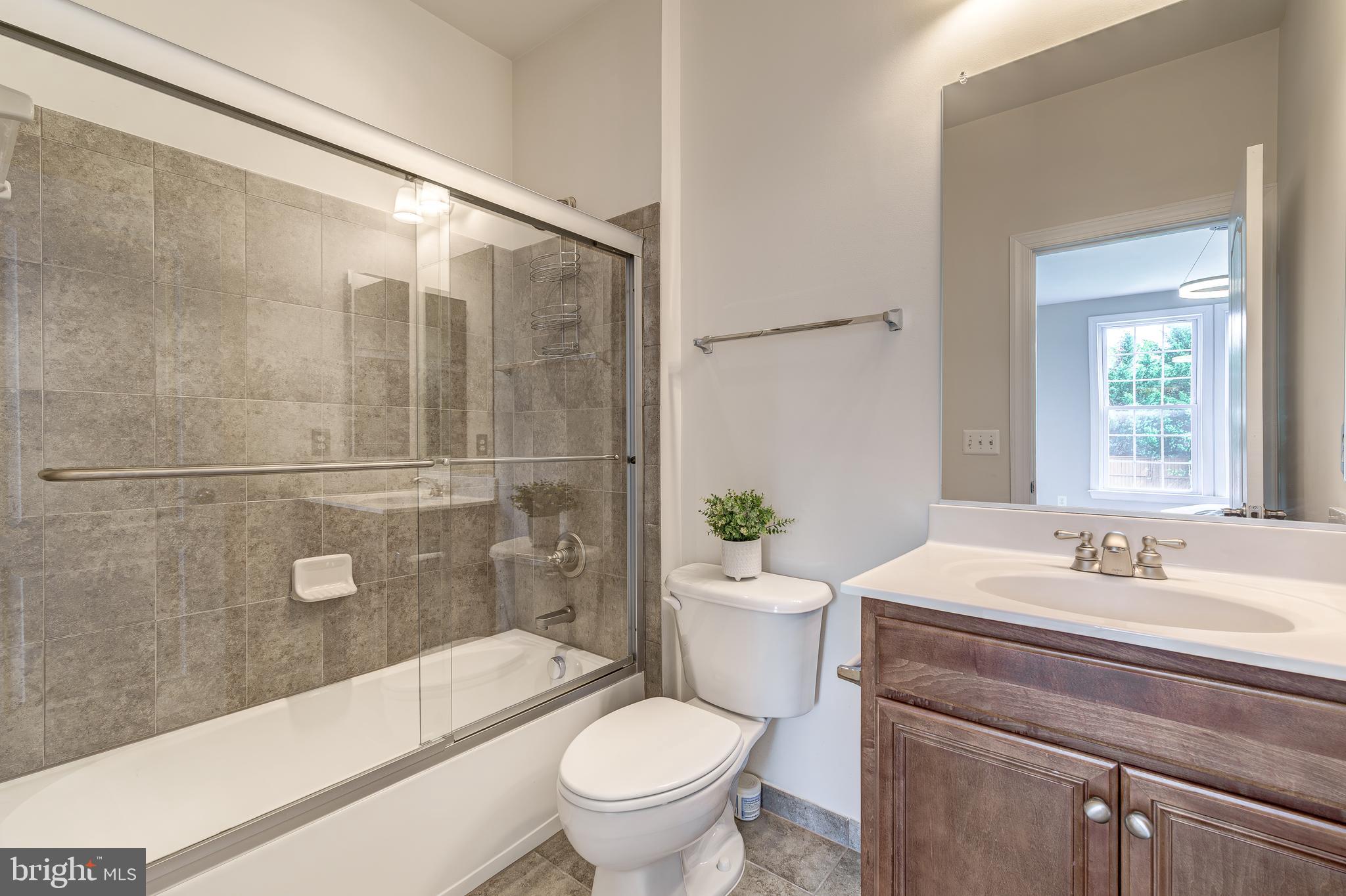 BROADLANDS - Residential