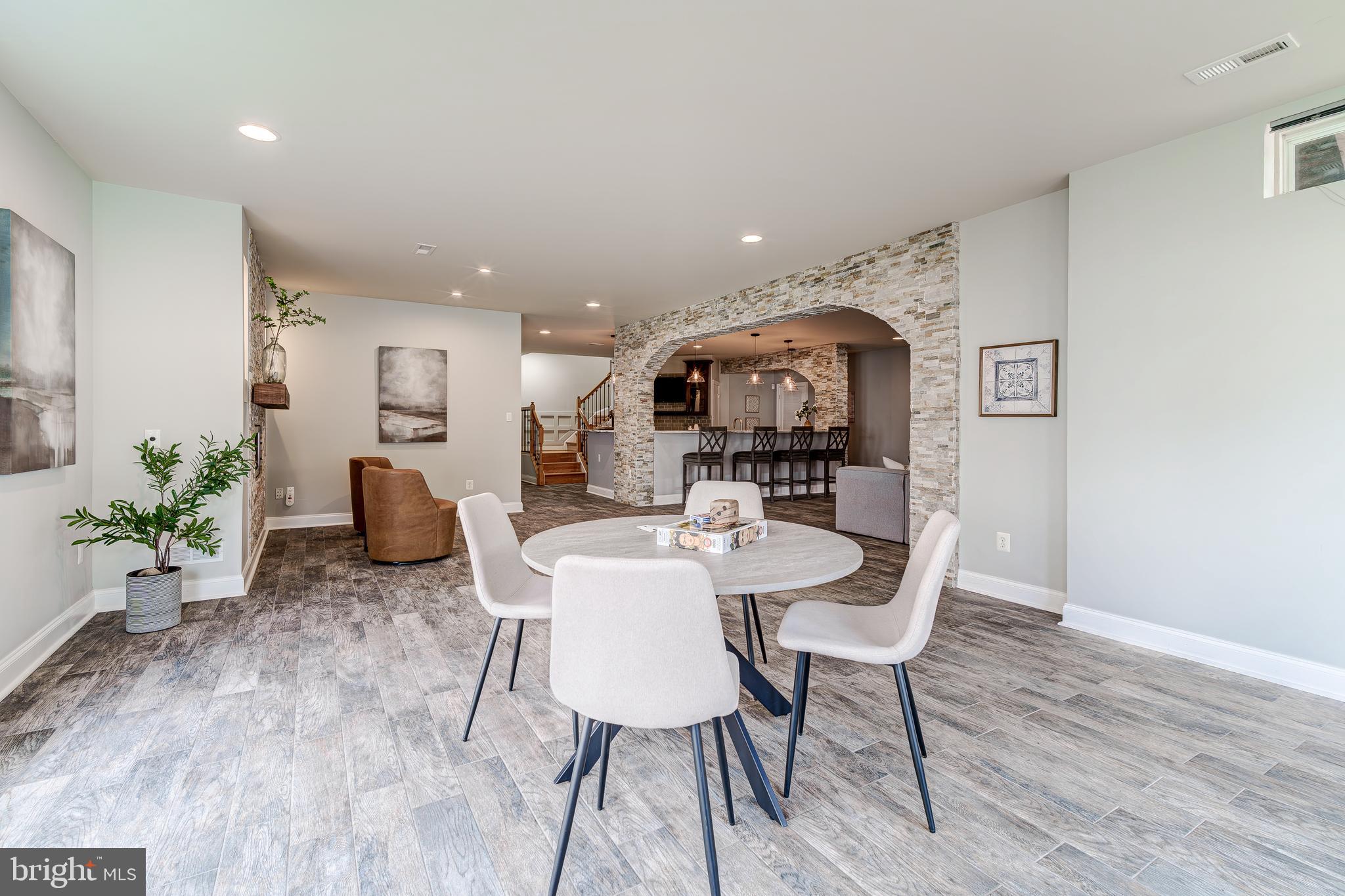 BROADLANDS - Residential