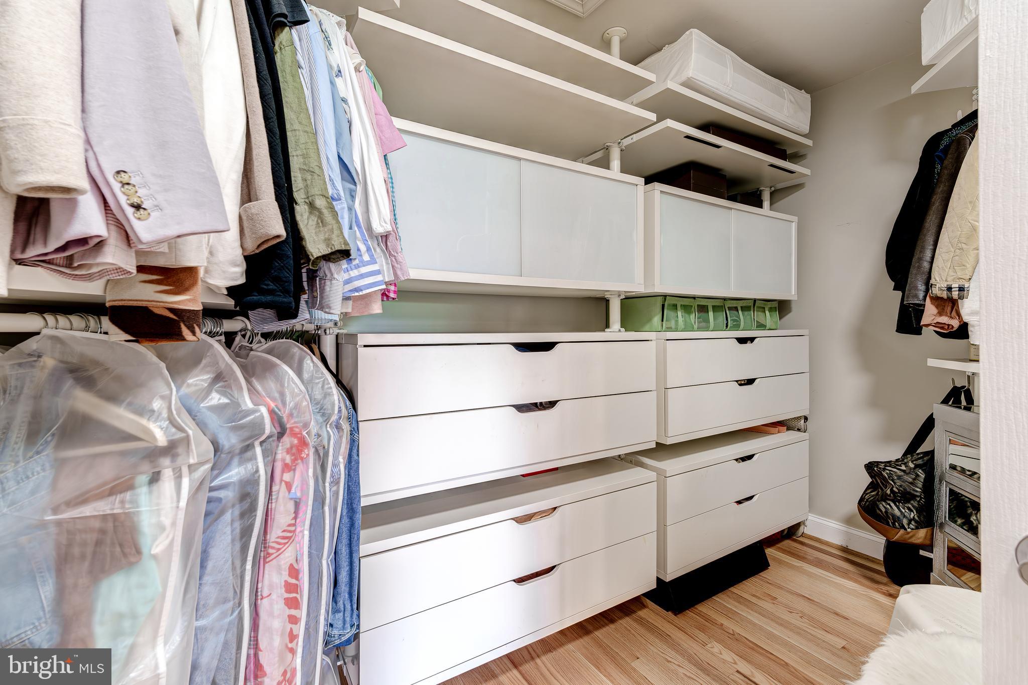 BROADLANDS - Residential