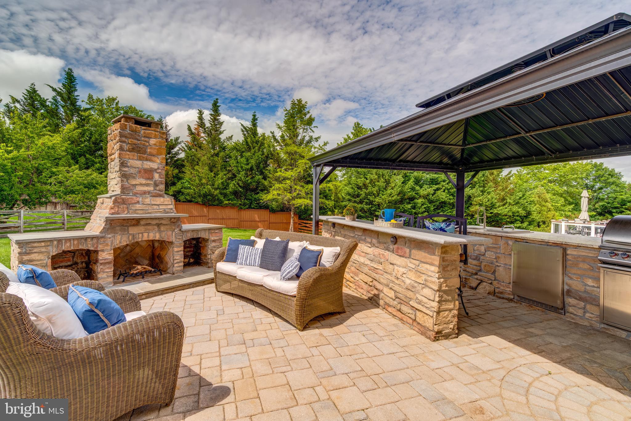 BROADLANDS - Residential