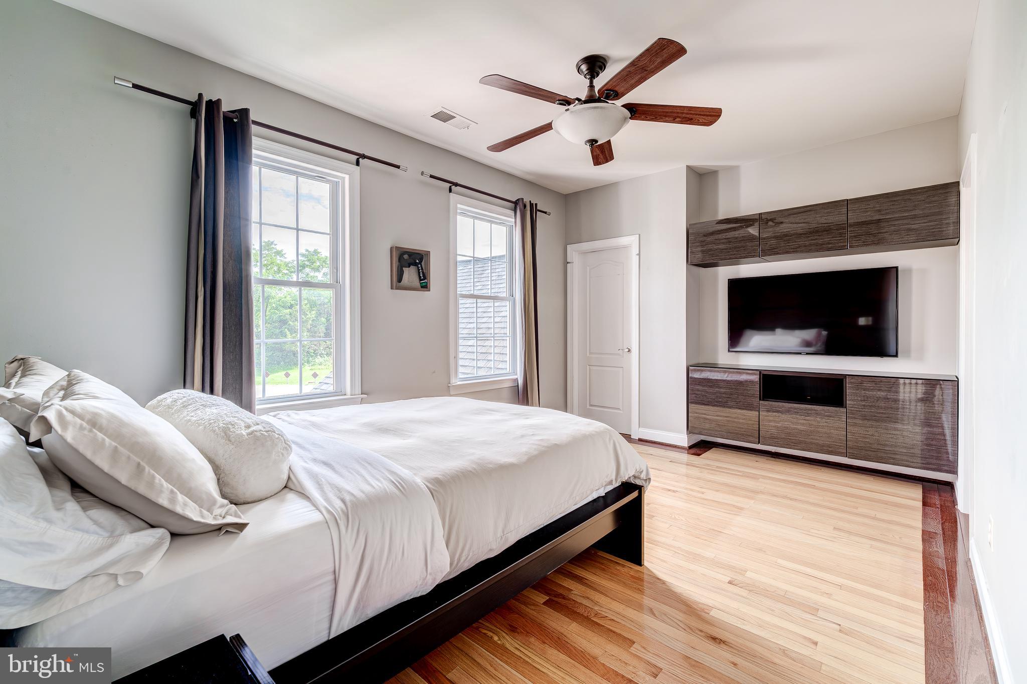 BROADLANDS - Residential