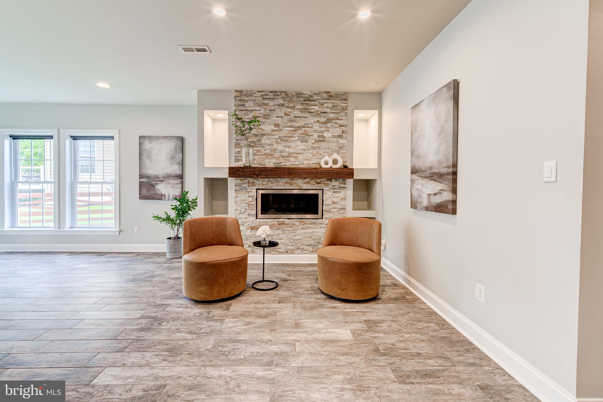 BROADLANDS - Residential