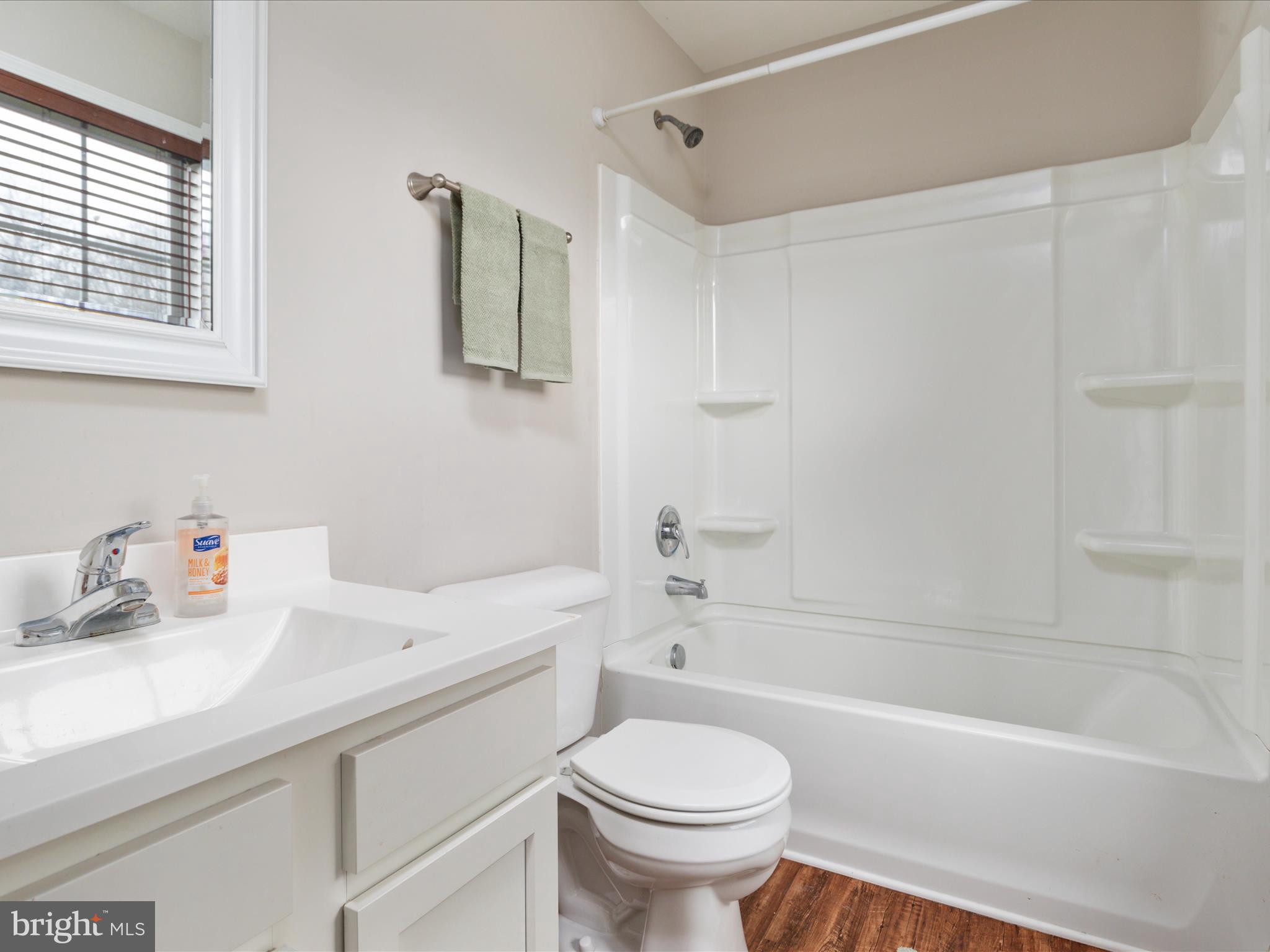 FORT HILL FARMS - Residential