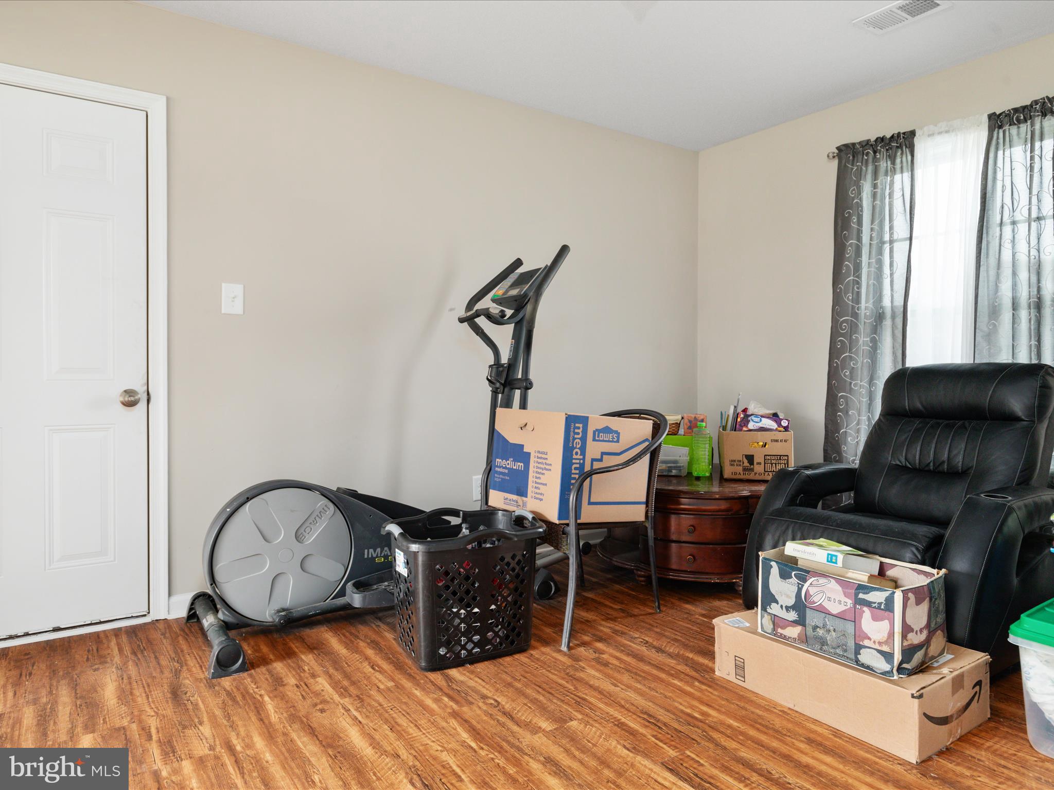 FORT HILL FARMS - Residential