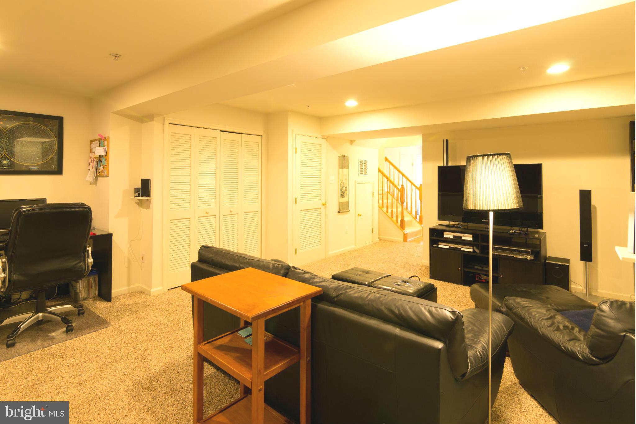 VILLAGE TOWNS - Residential