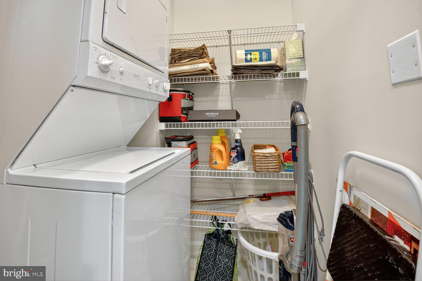 LANSDOWNE WOODS - Residential