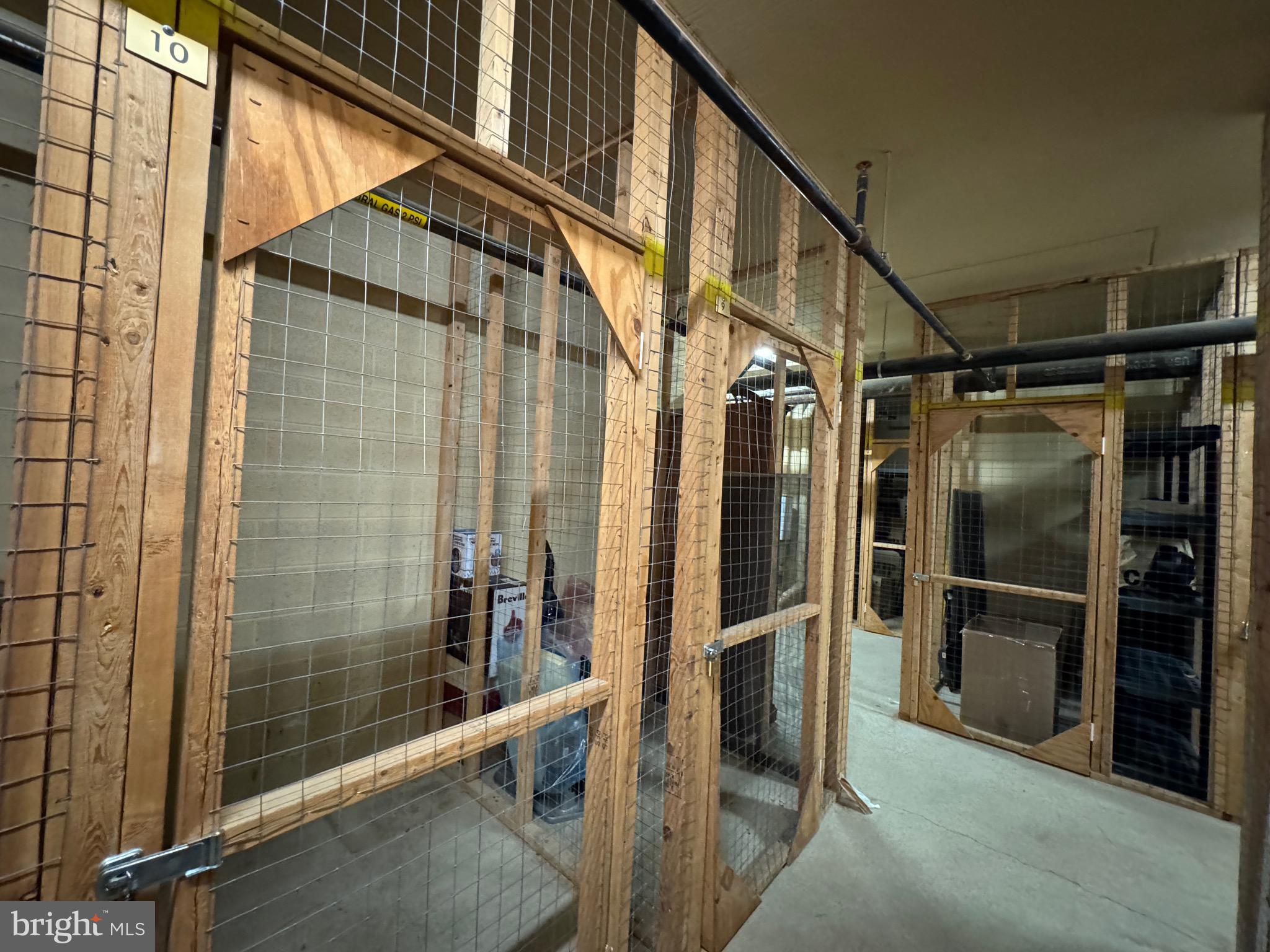 LANSDOWNE WOODS - Residential