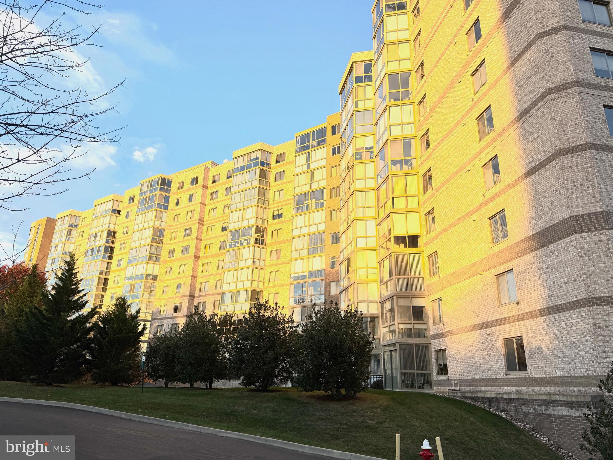 LANSDOWNE WOODS - Residential