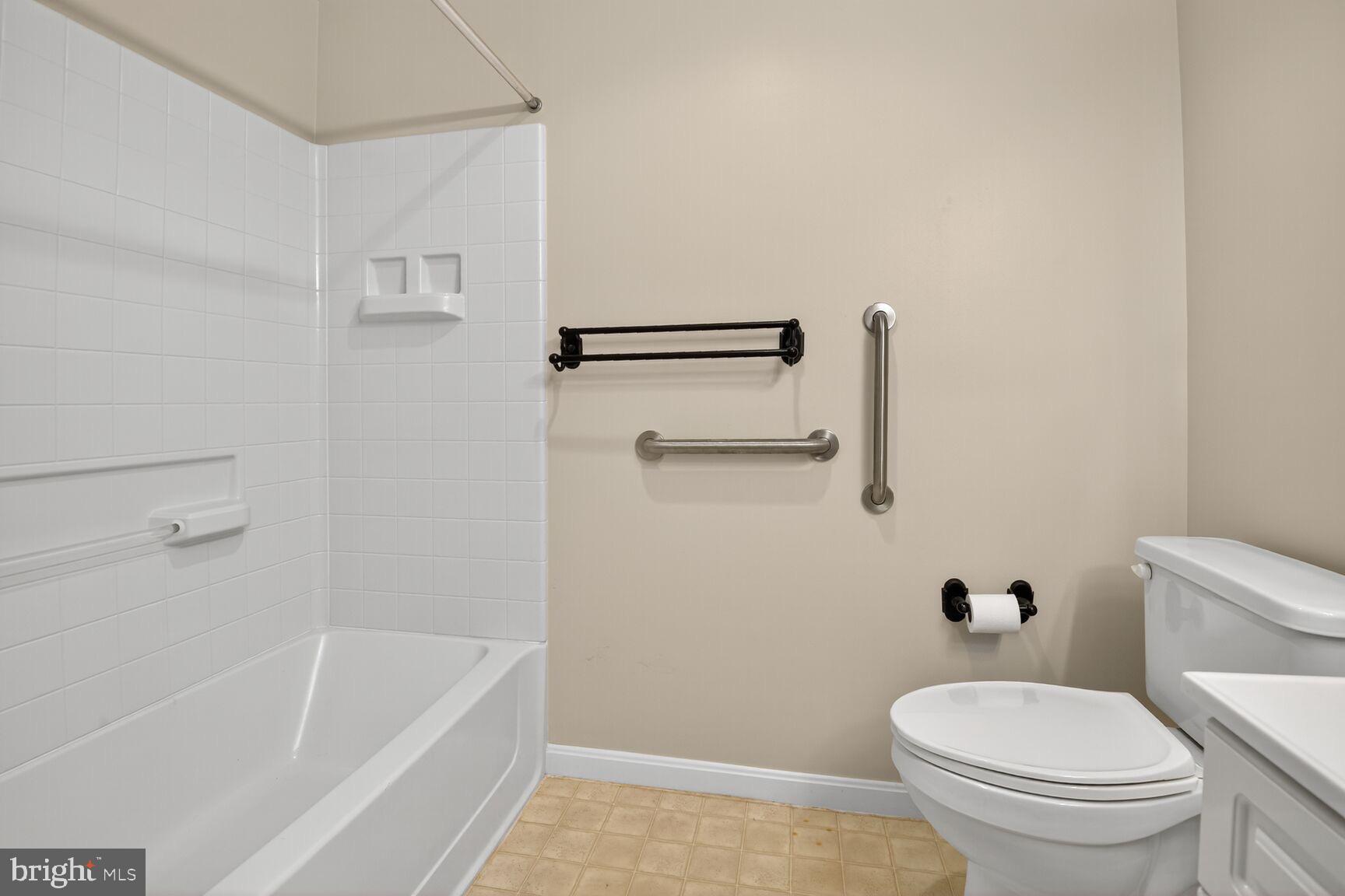 LANSDOWNE WOODS - Residential