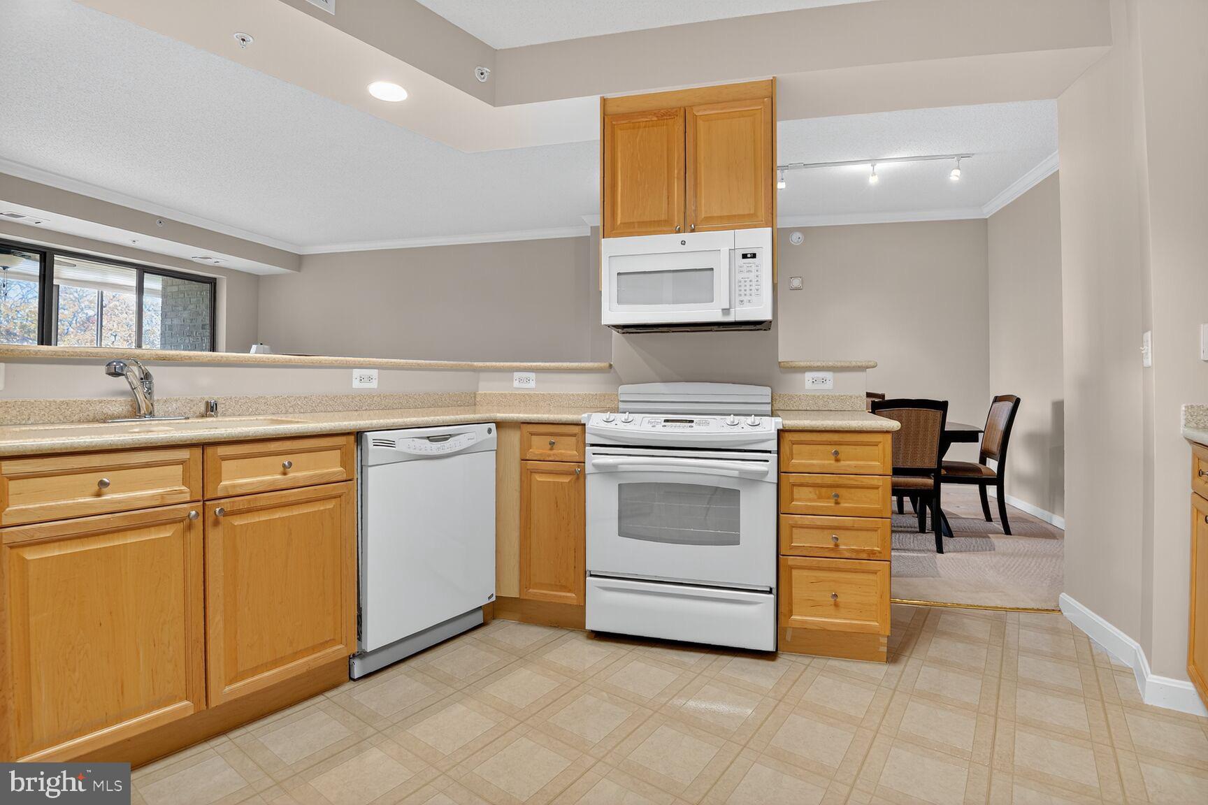 LANSDOWNE WOODS - Residential