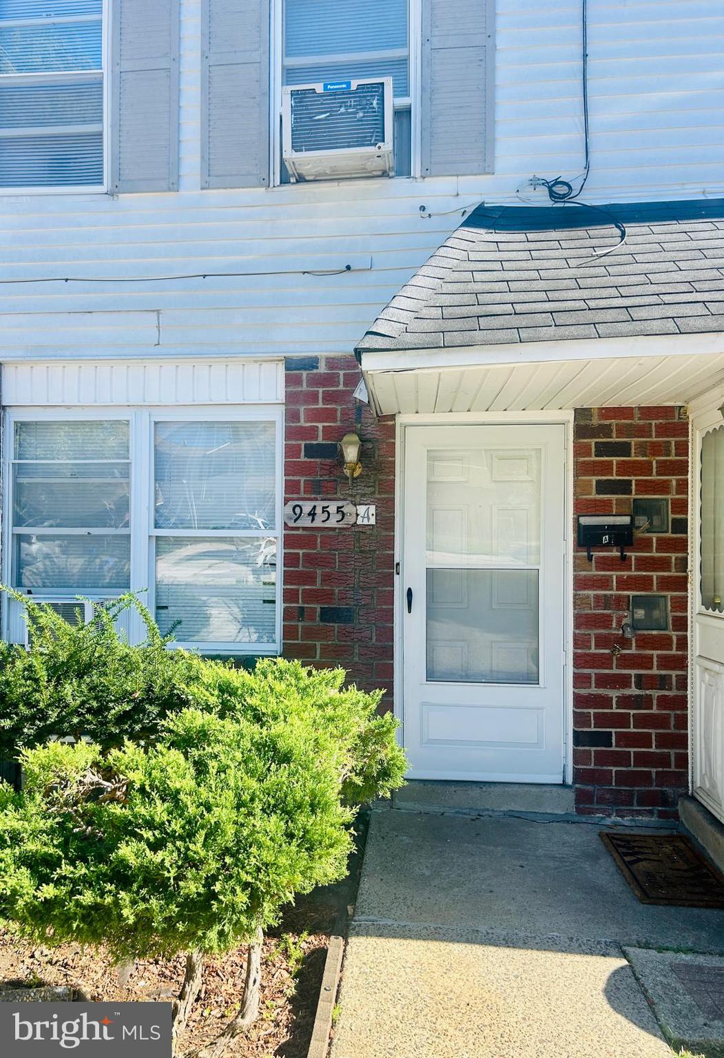 ASHTON-WOODENBRIDGE - Residential Lease