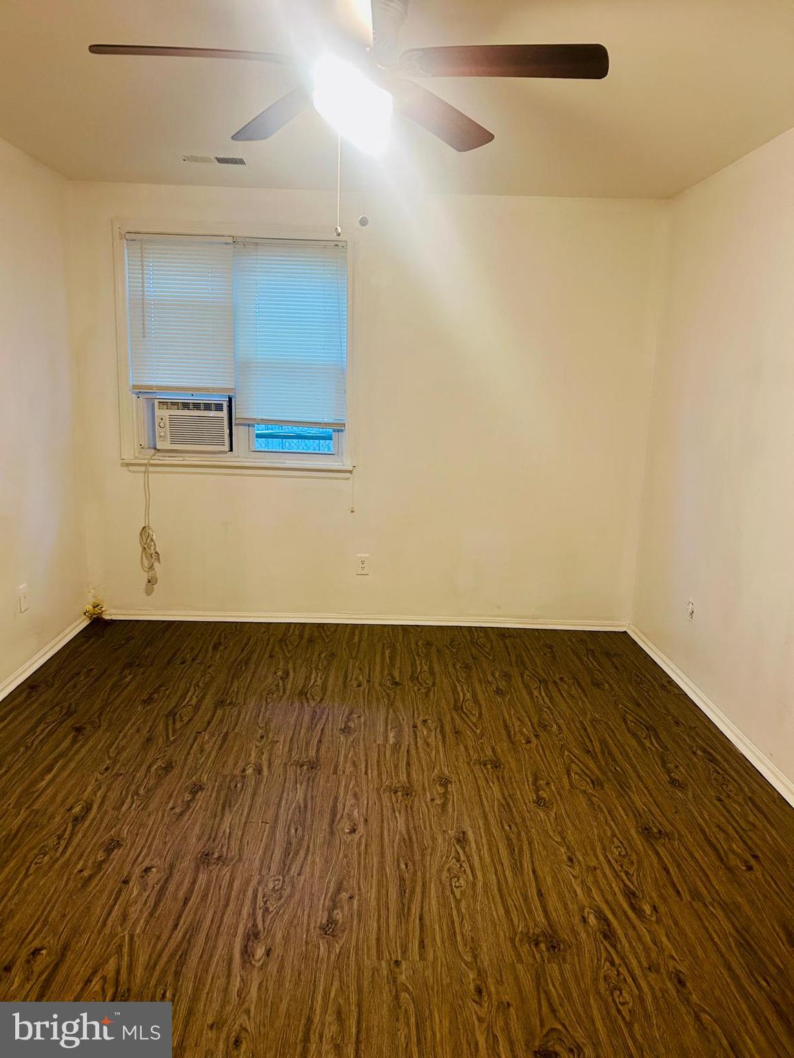 ASHTON-WOODENBRIDGE - Residential Lease