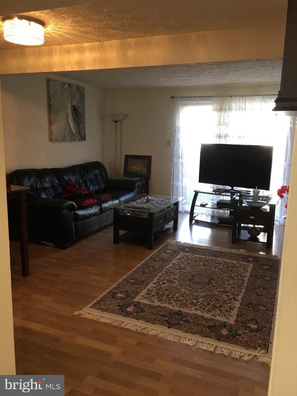 GUNNERS LAKE VILLAGE - Residential Lease