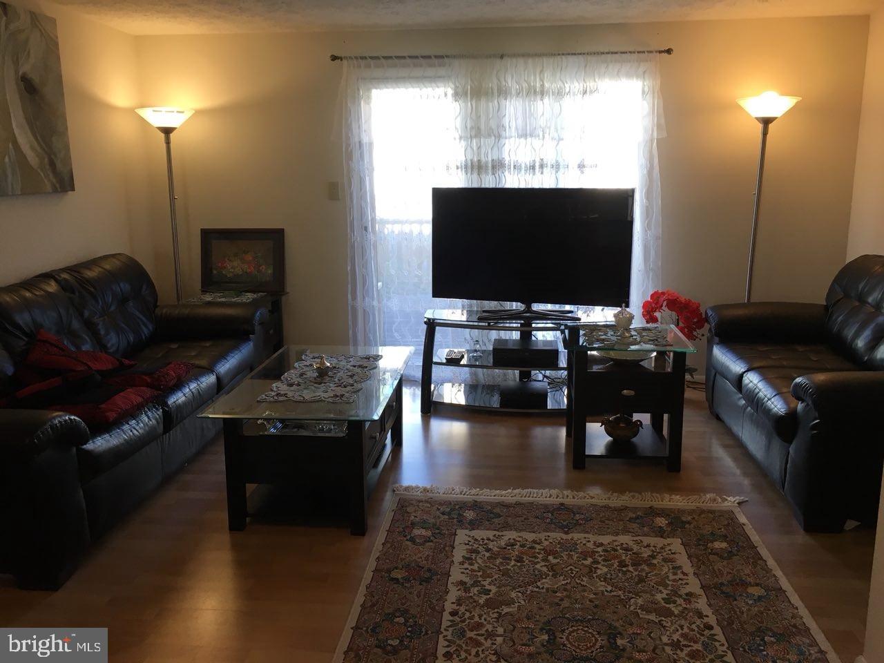 GUNNERS LAKE VILLAGE - Residential Lease