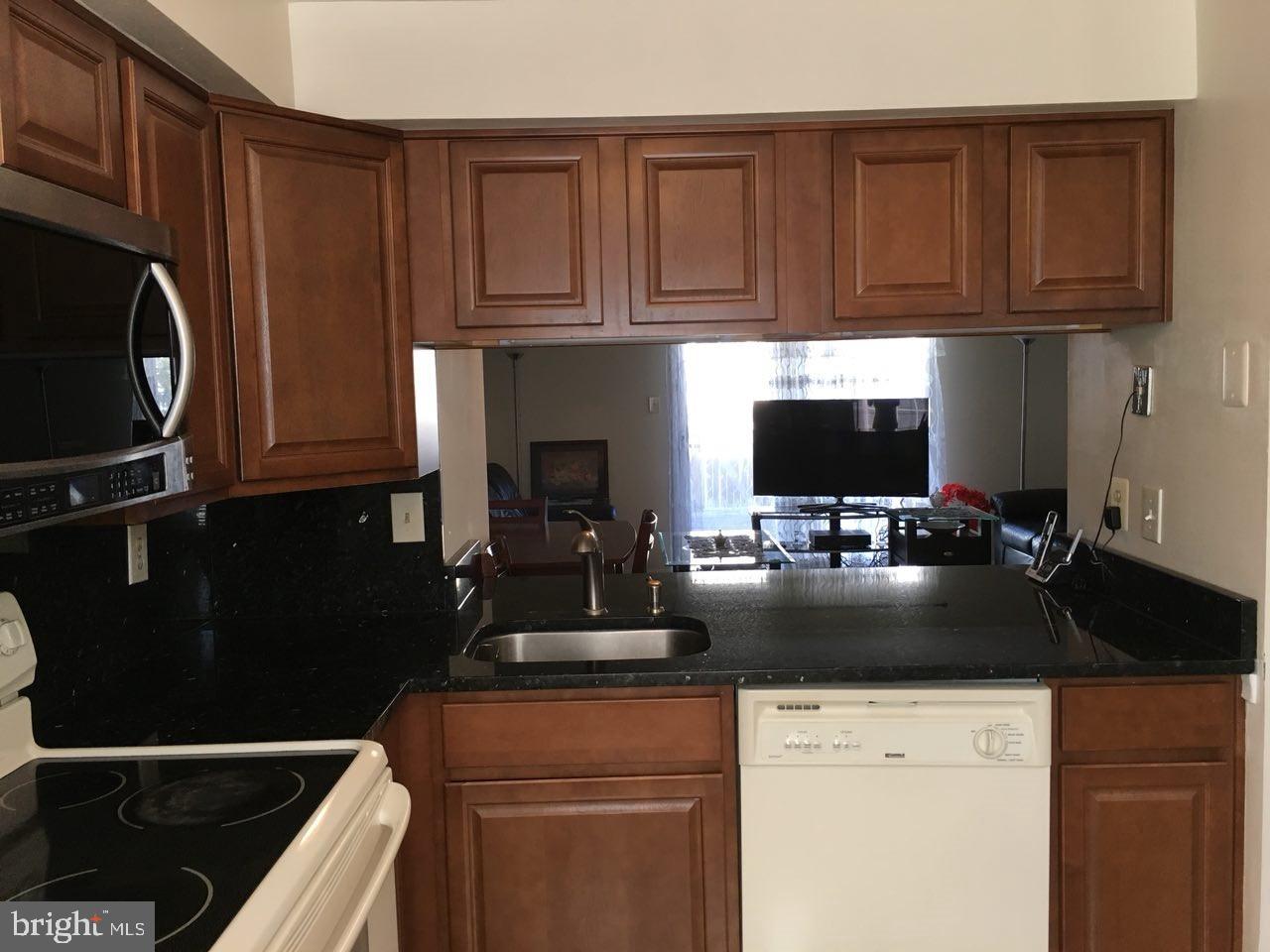 GUNNERS LAKE VILLAGE - Residential Lease