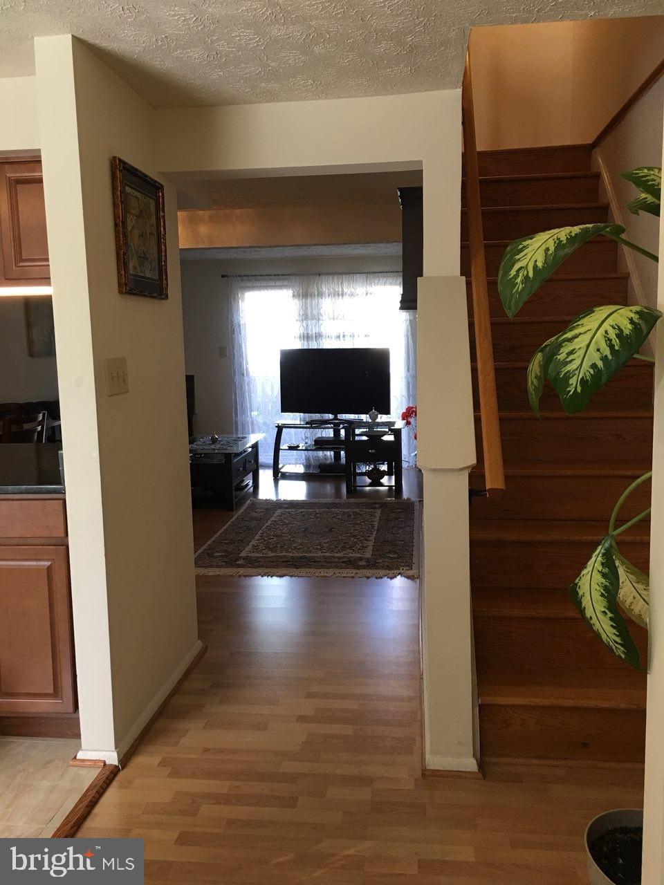 GUNNERS LAKE VILLAGE - Residential Lease