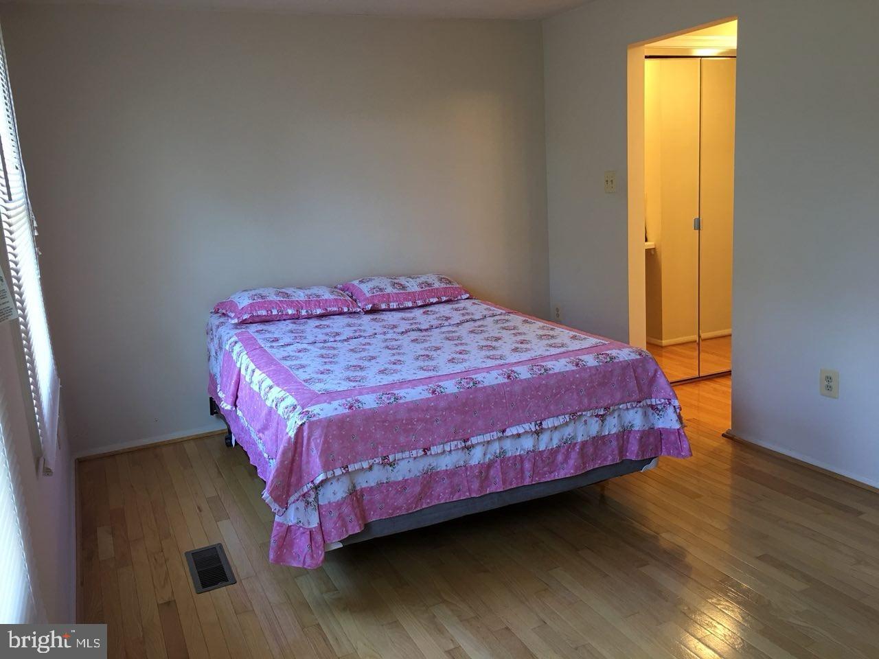 GUNNERS LAKE VILLAGE - Residential Lease