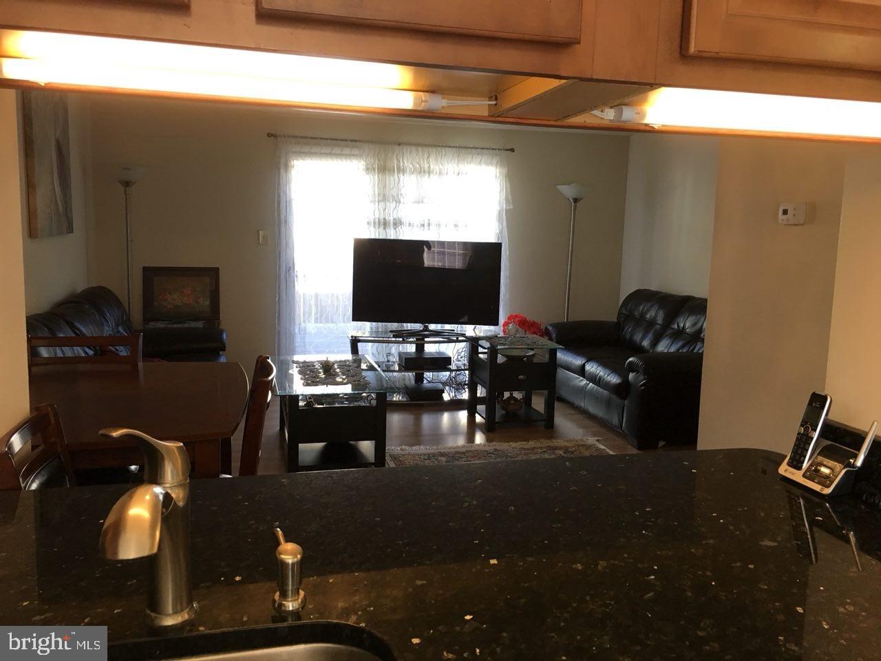 GUNNERS LAKE VILLAGE - Residential Lease