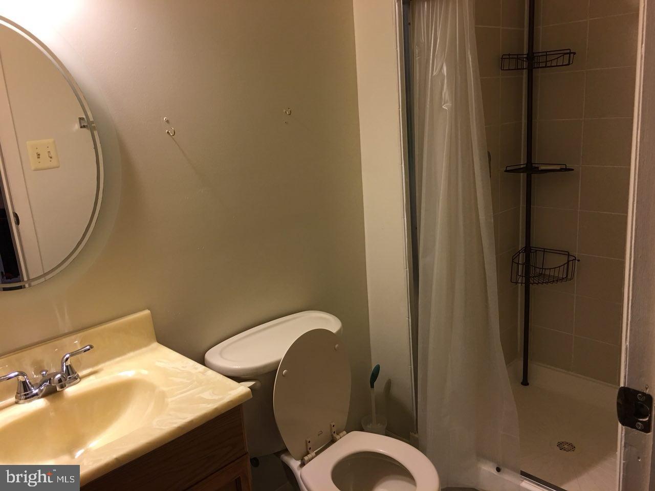 GUNNERS LAKE VILLAGE - Residential Lease