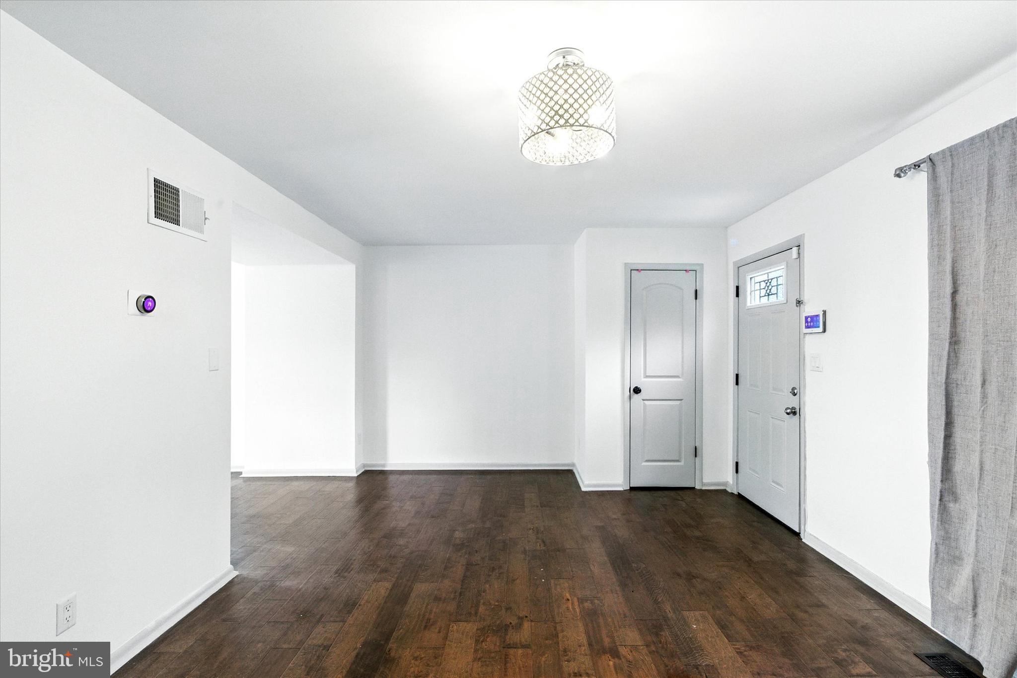 BRENTWOOD SQUARE - Residential