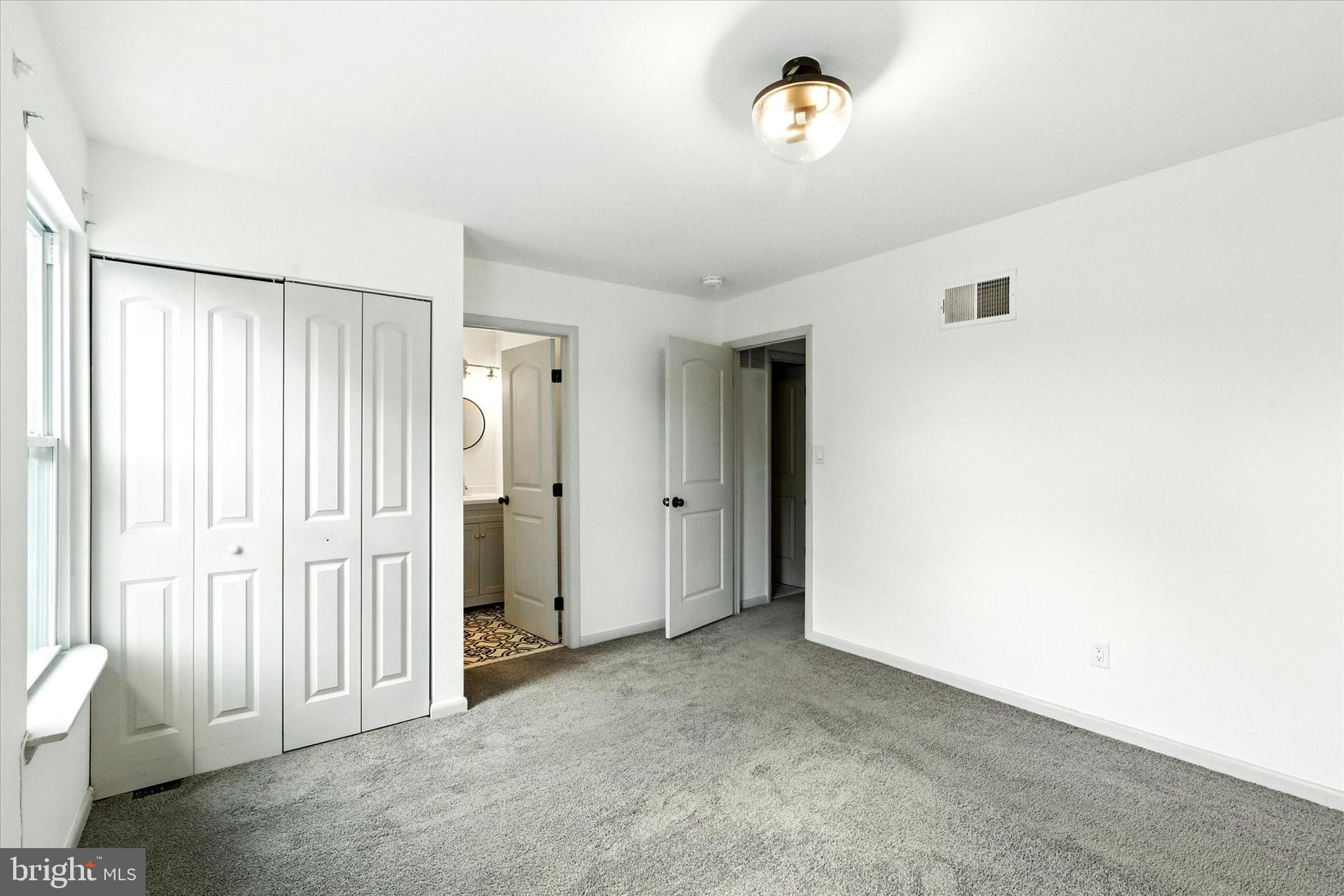 BRENTWOOD SQUARE - Residential