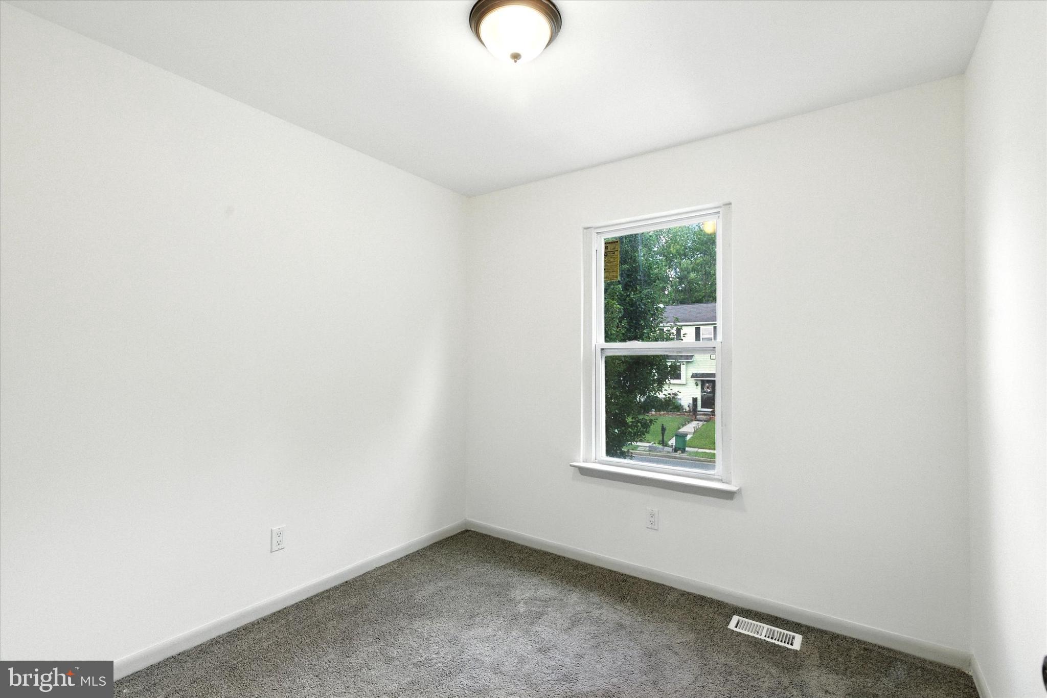 BRENTWOOD SQUARE - Residential