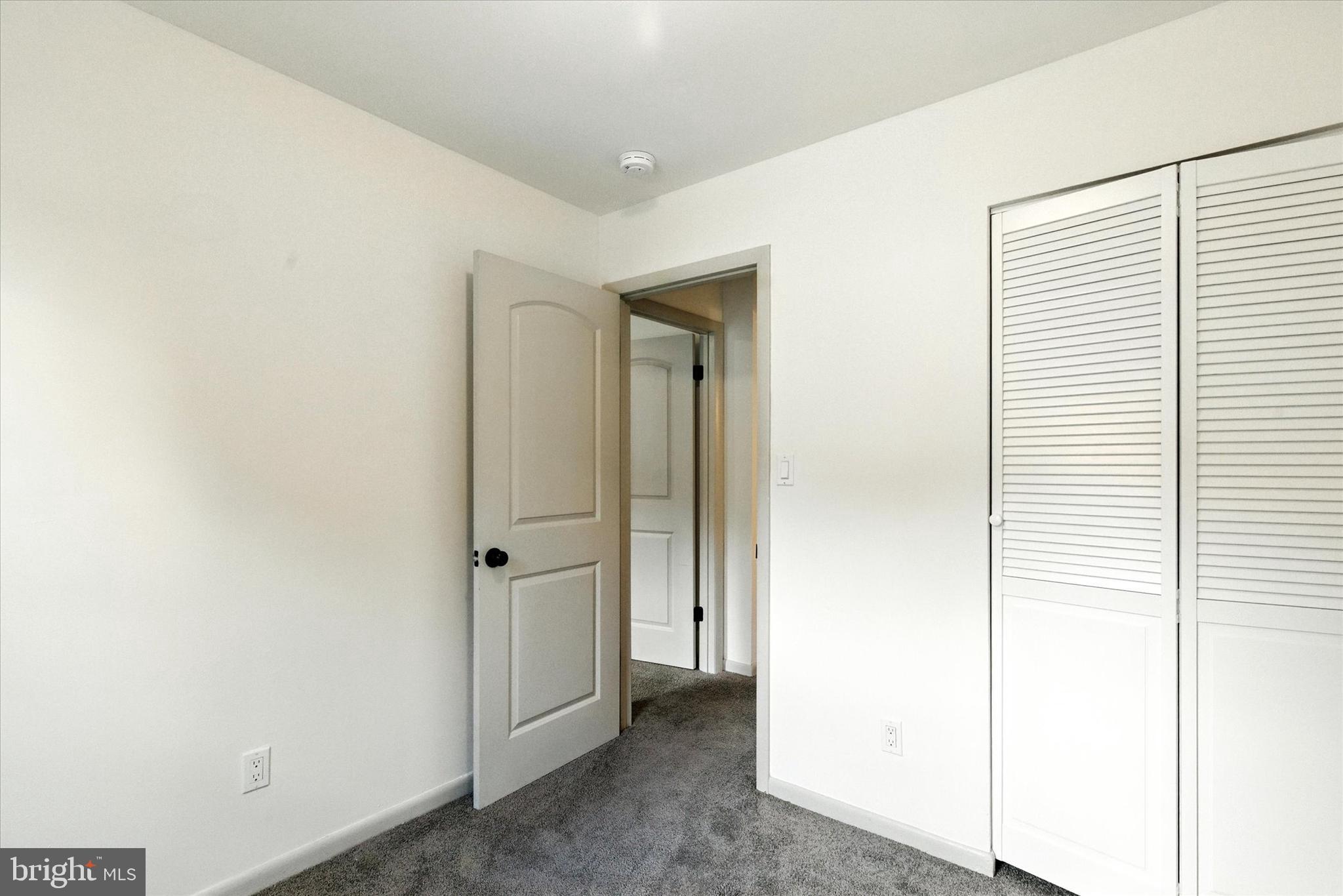 BRENTWOOD SQUARE - Residential