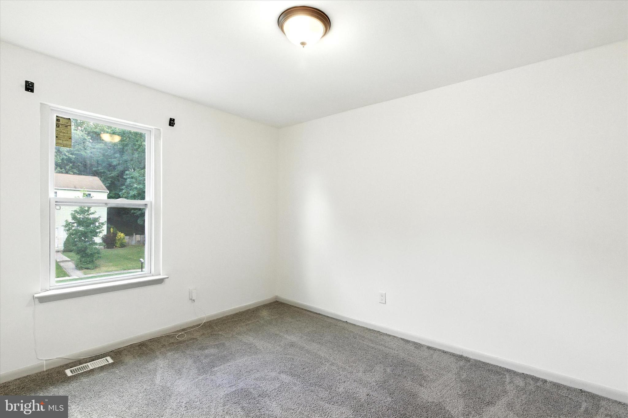 BRENTWOOD SQUARE - Residential