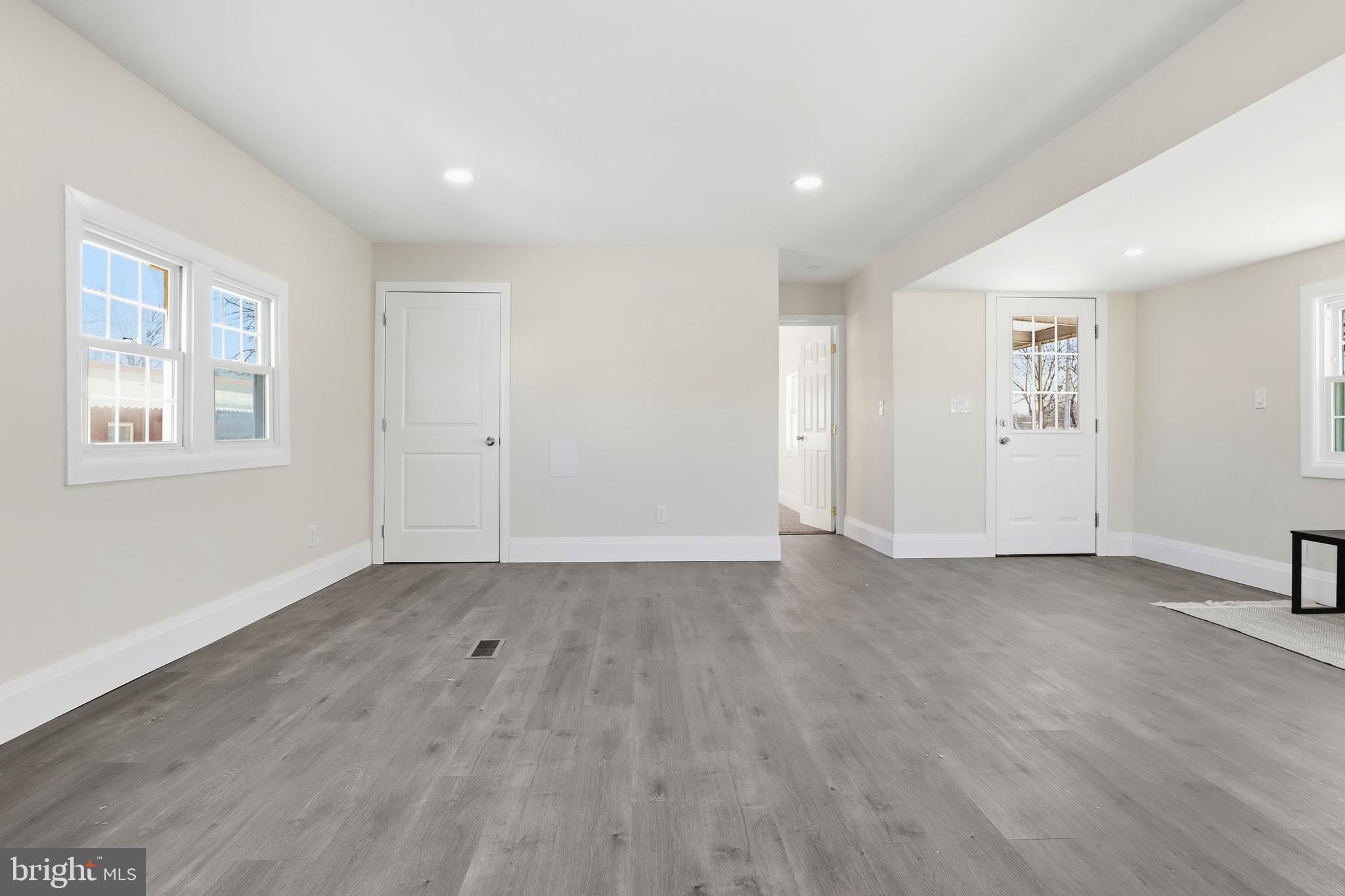 HARBORTON PLACE - Residential