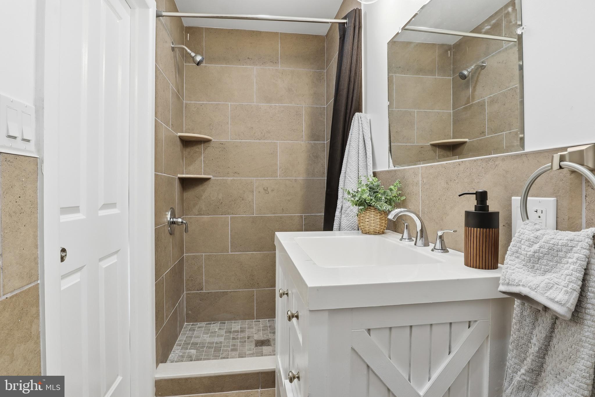 HARBORTON PLACE - Residential