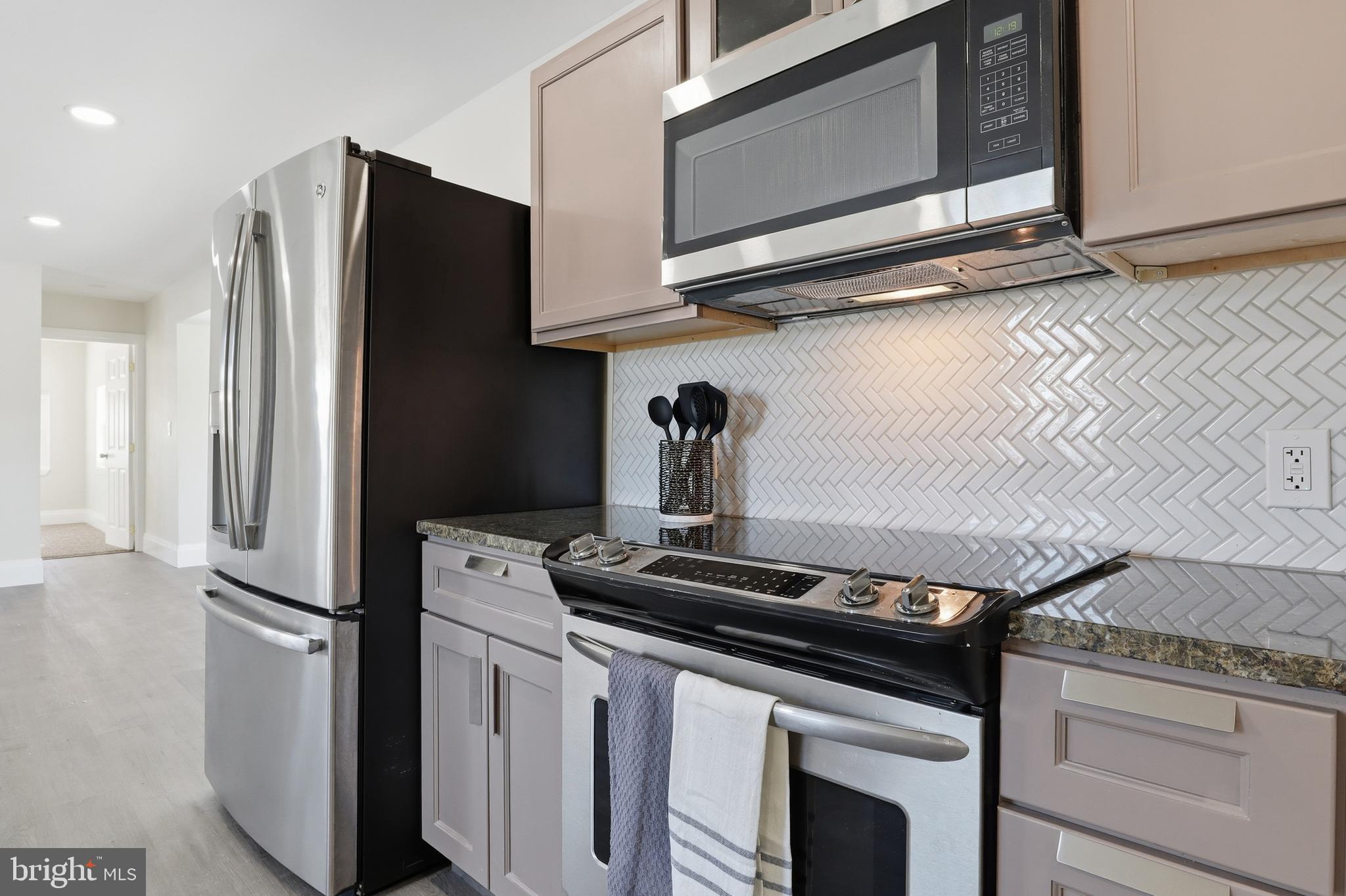 HARBORTON PLACE - Residential