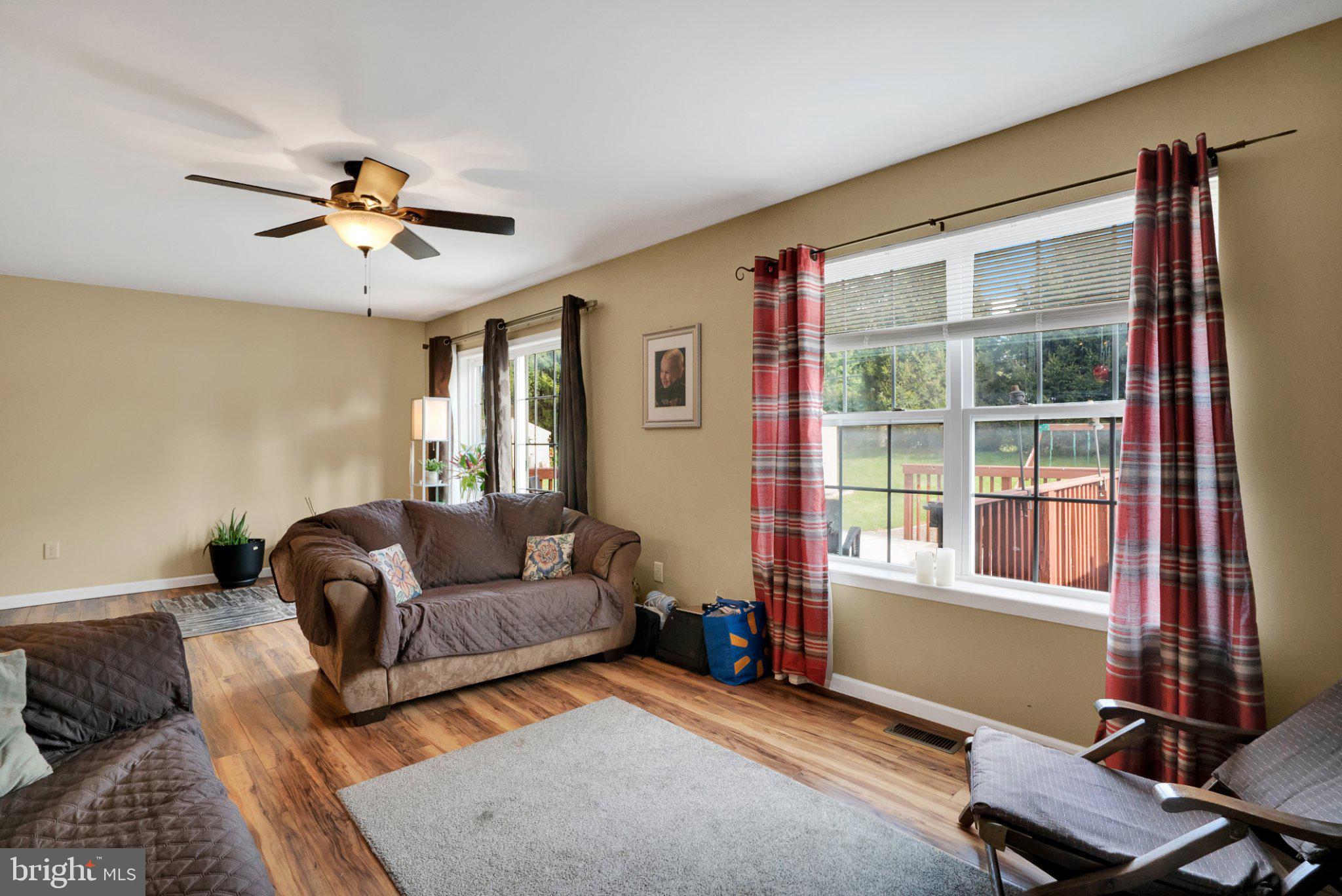 40 N CALAIS DRIVE