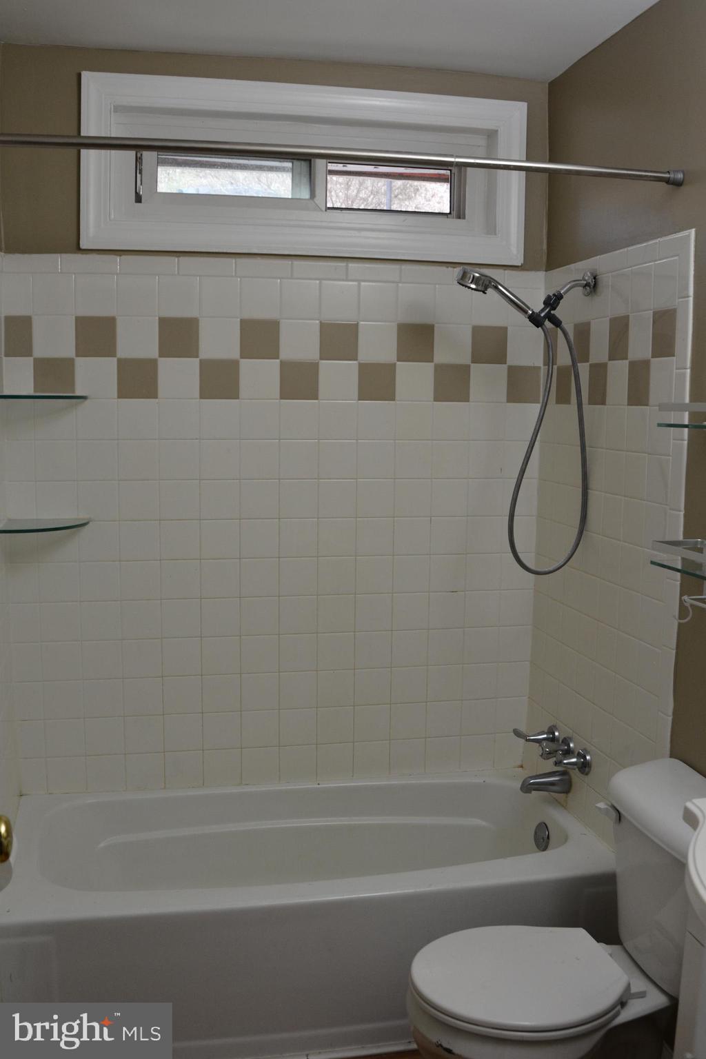 B-SECTION - Residential Lease