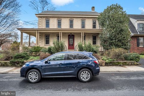 Homes For Sale - 226 Walnut Street<br/> CARLISLE, PA 17013