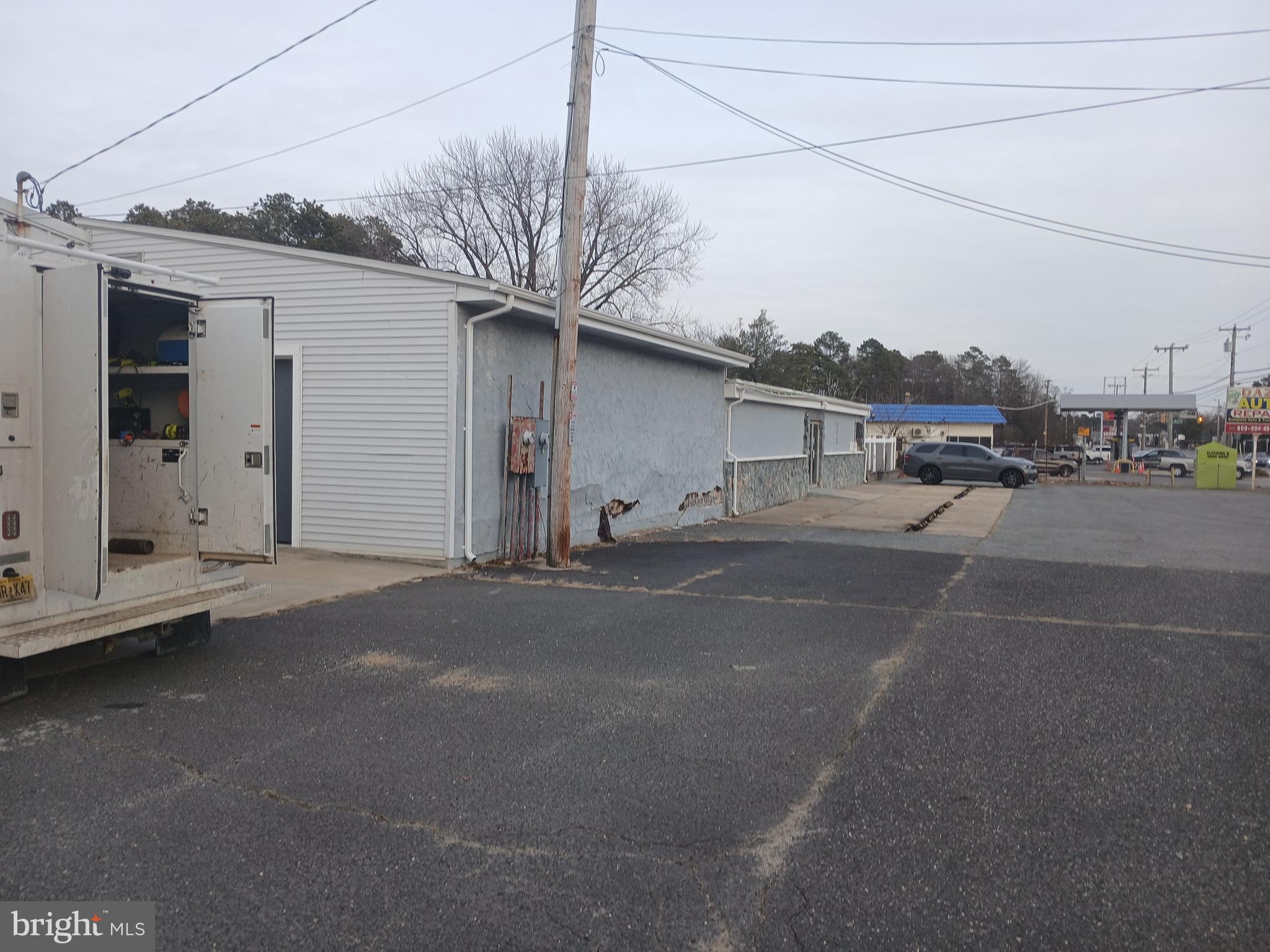 6 W BLACK HORSE PIKE