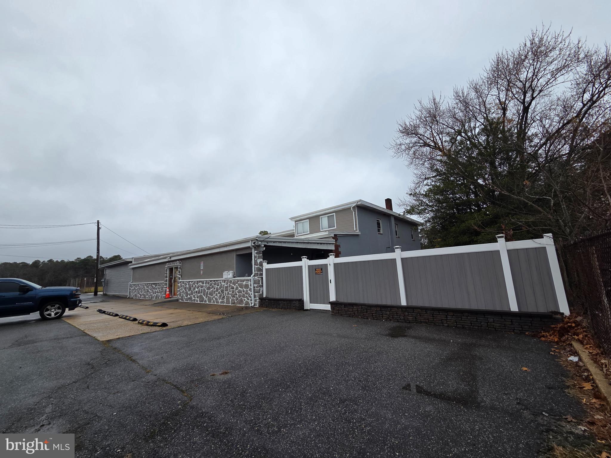 6 W BLACK HORSE PIKE