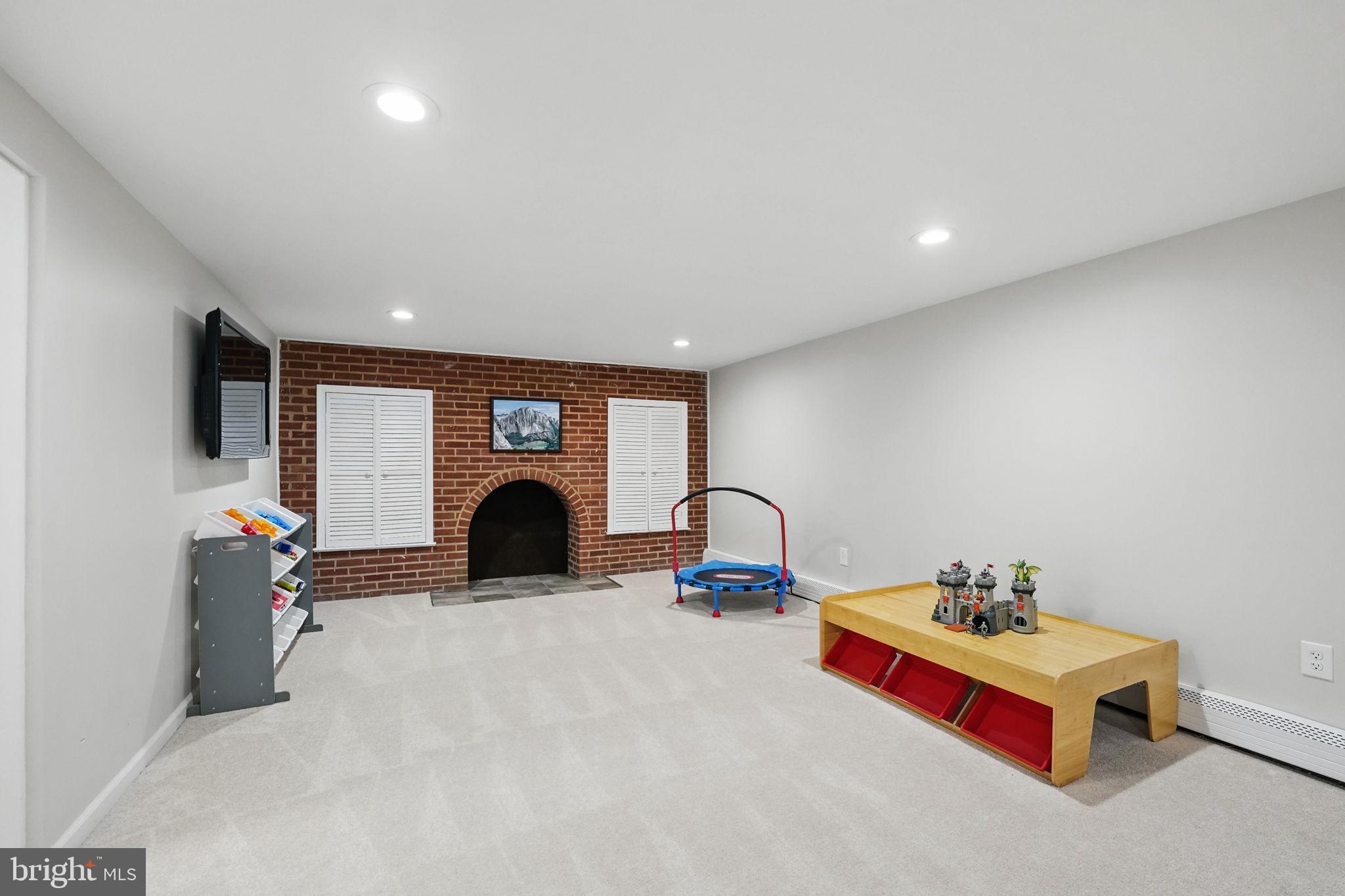 FAIRMONT ESTATES - Residential