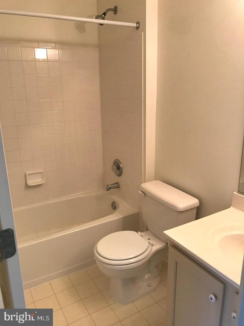 LAKE RIDGE - Residential Lease