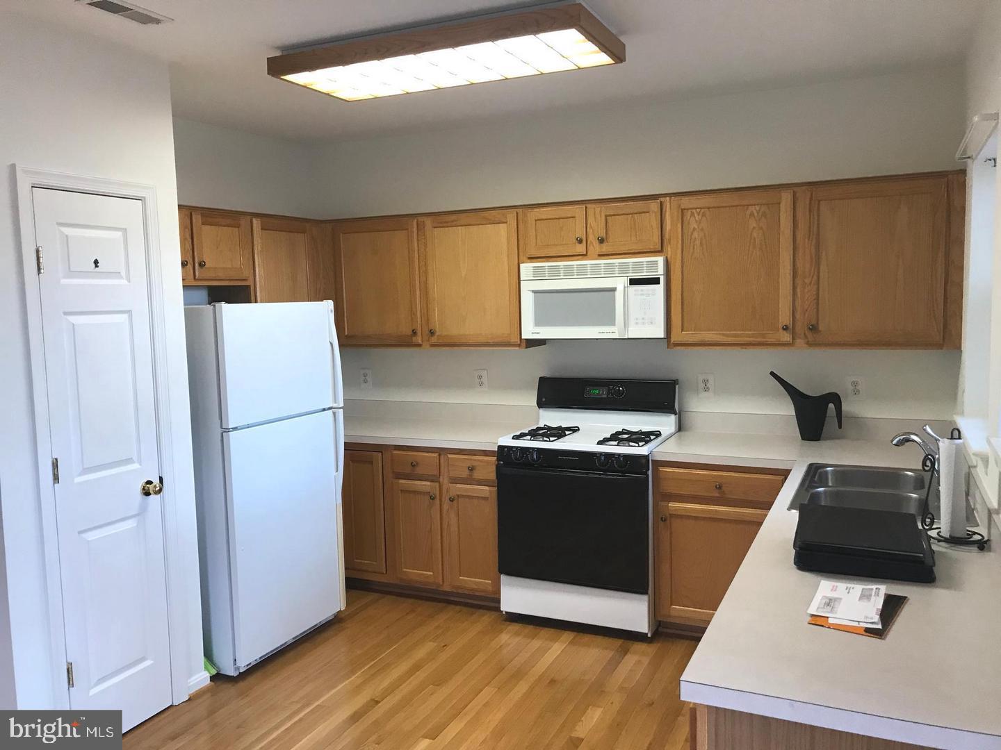 LAKE RIDGE - Residential Lease