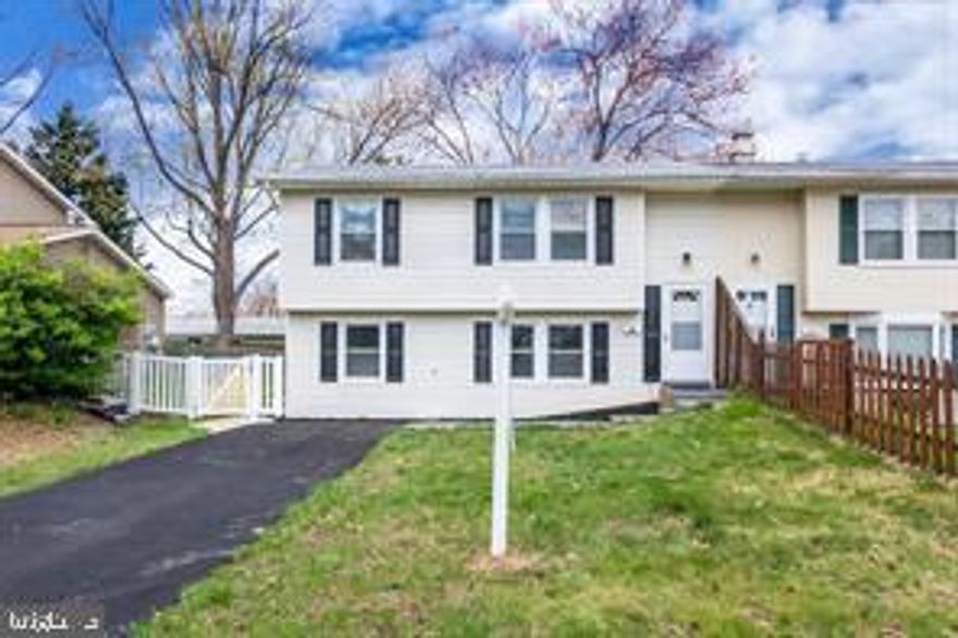 Anne Arundel County school district! 4 good size bedrooms, 1.5 bathrooms. Recently renovated, granite, SS appliances, hardwood floors. Lots of updates and extras. Good size backyard for entertaining. Close to Fort Meade, AFB, NASA and 25 minutes from Baltimore.