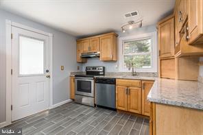 MAPLE RIDGE - Residential Lease