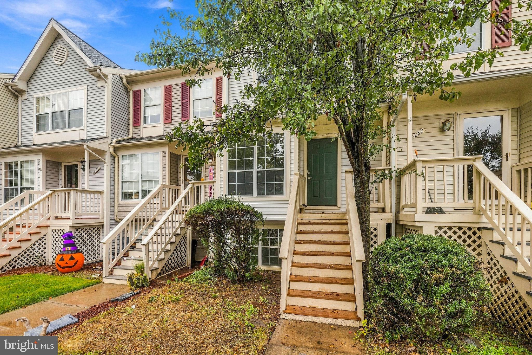 14234 AUTUMN CIRCLE