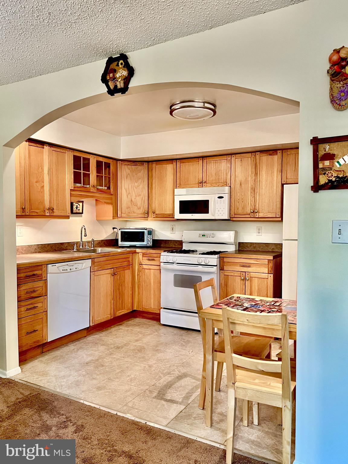 9 SUNTOP COURT 202