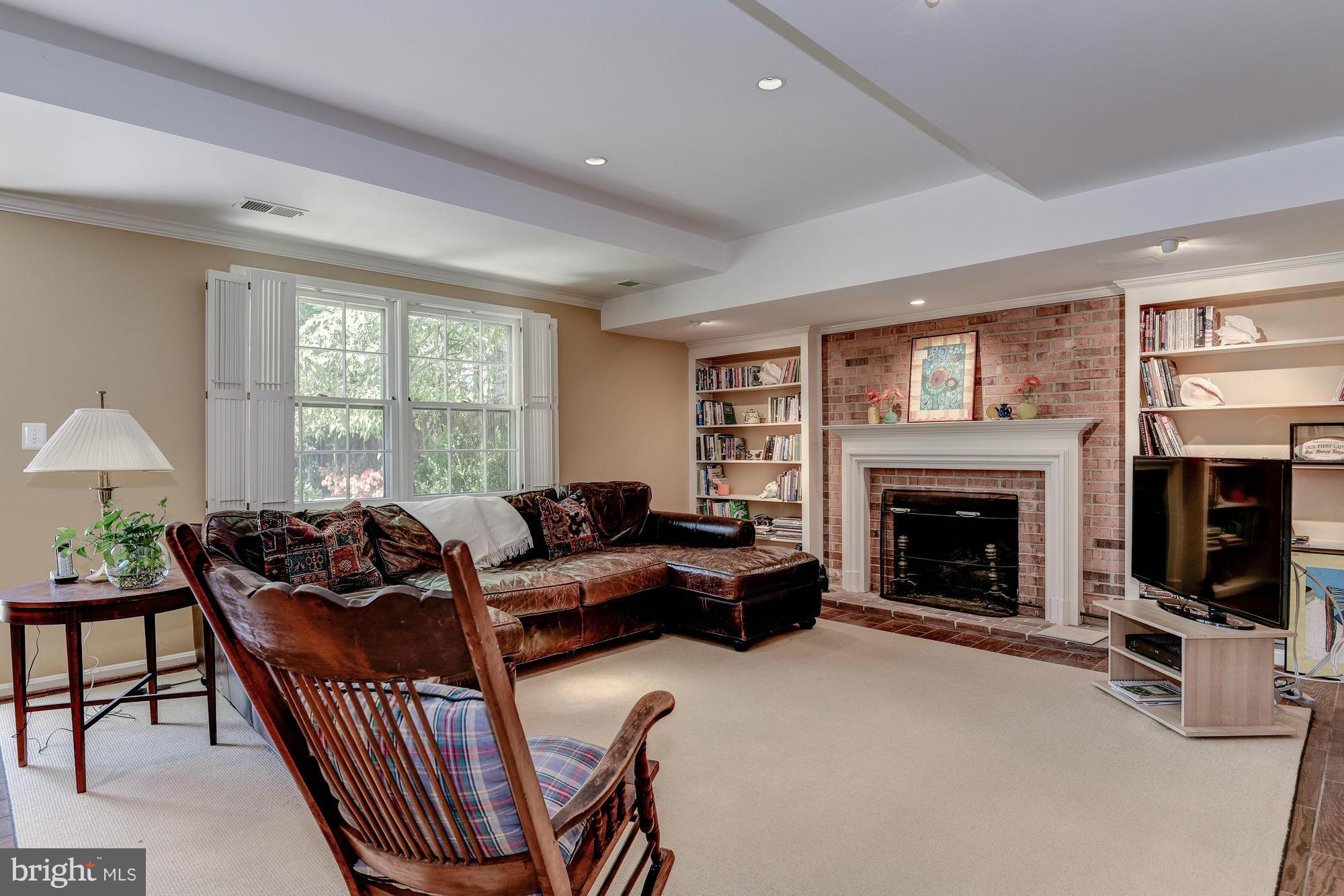 WESTMORELAND HILLS - Residential