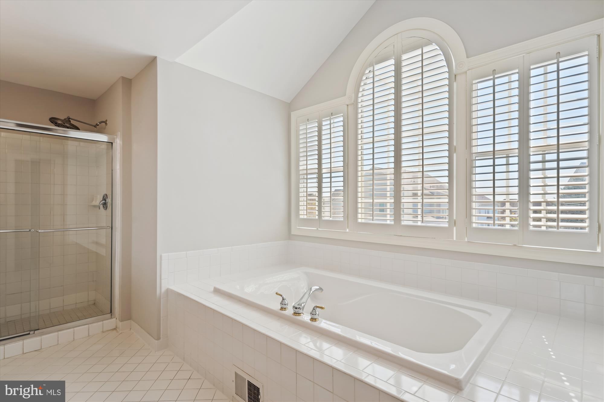 WILLOWS OF POTOMAC - Residential