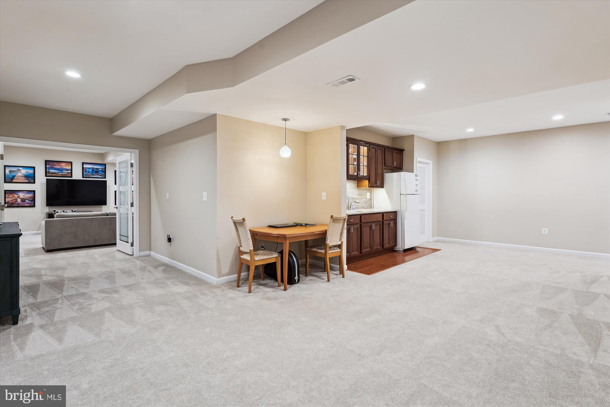 WILLOWS OF POTOMAC - Residential