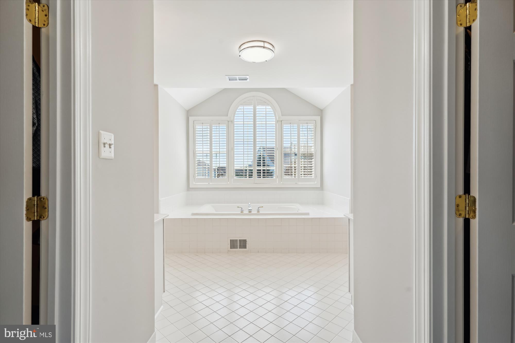 WILLOWS OF POTOMAC - Residential