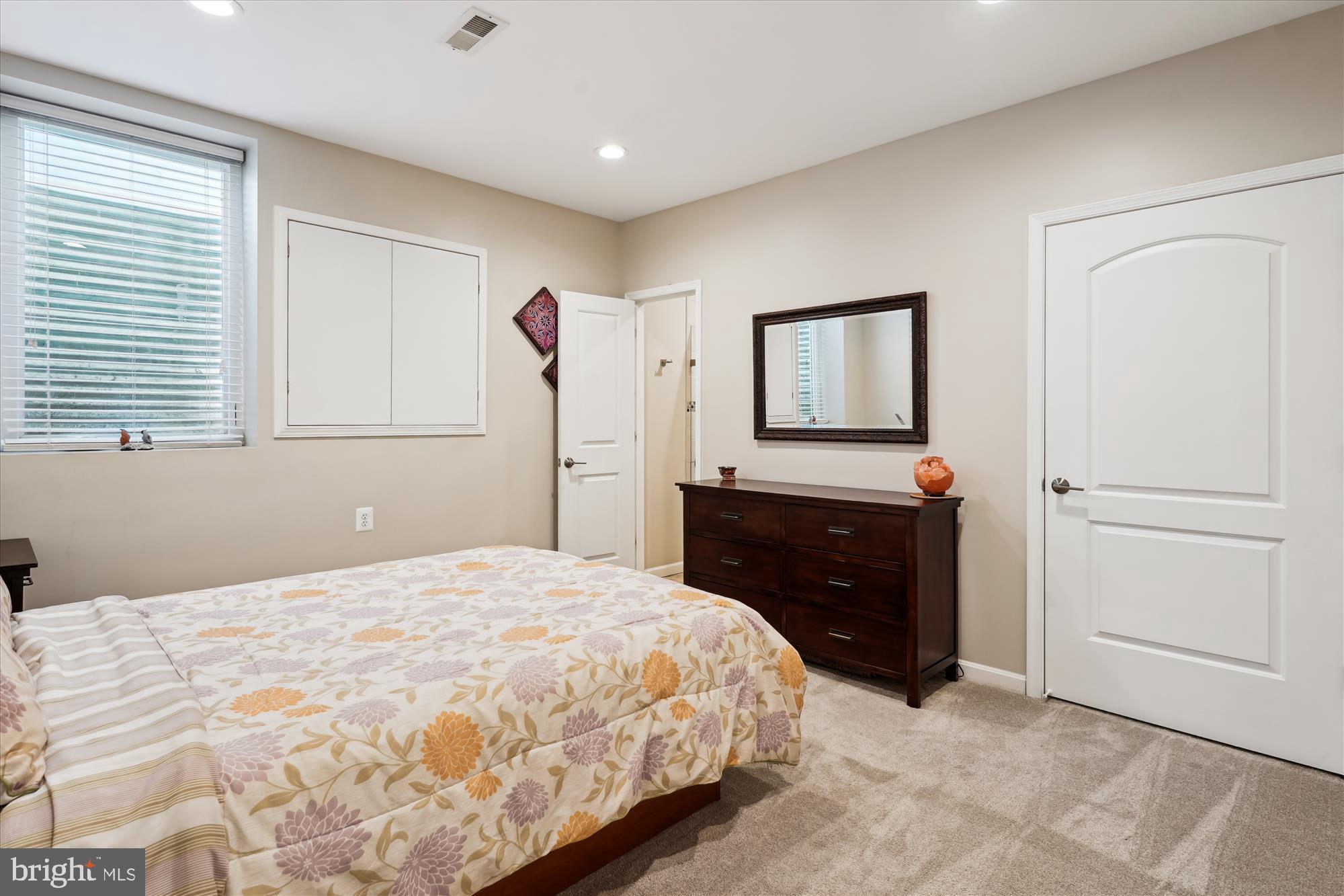 WILLOWS OF POTOMAC - Residential