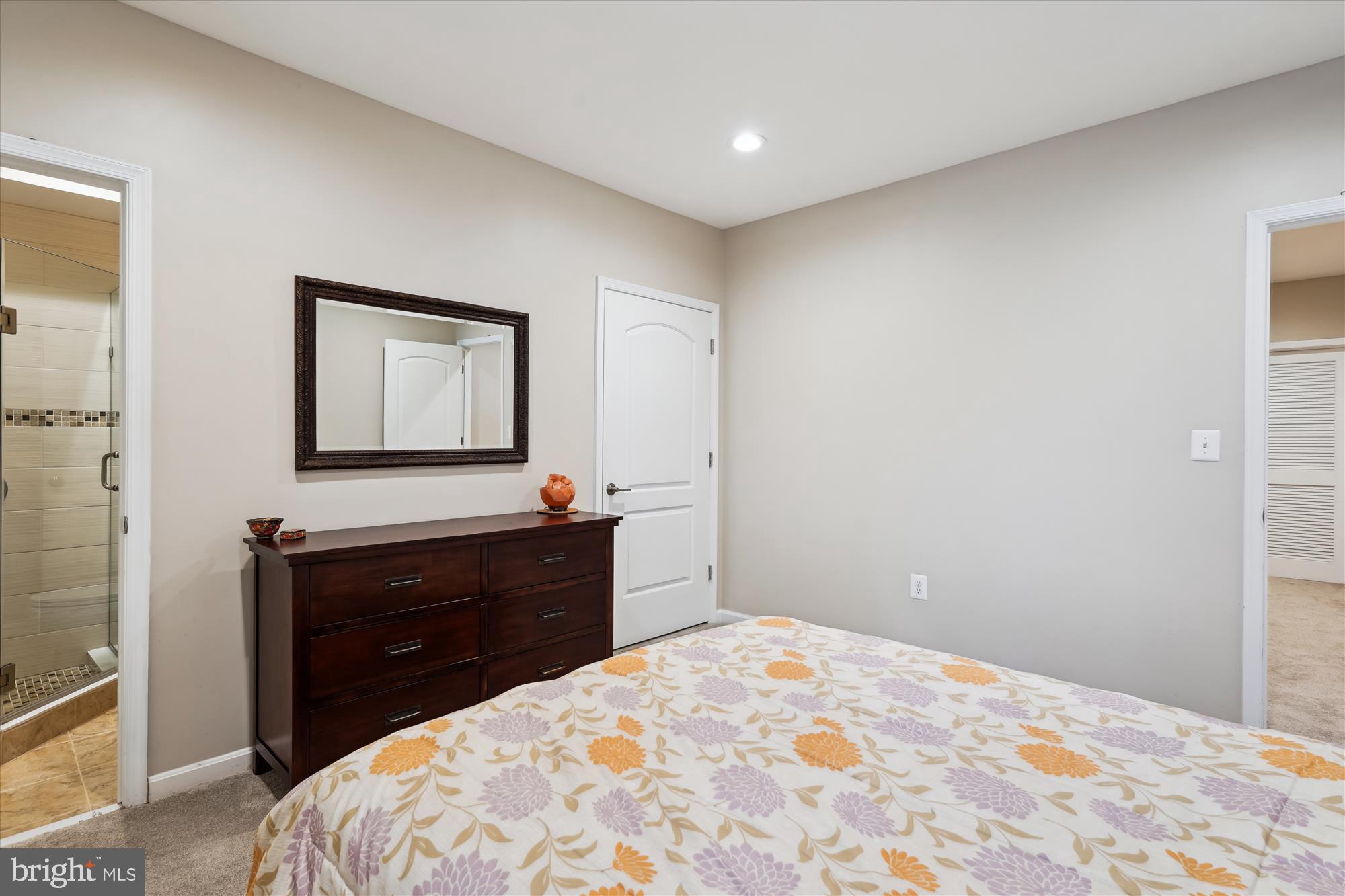 WILLOWS OF POTOMAC - Residential